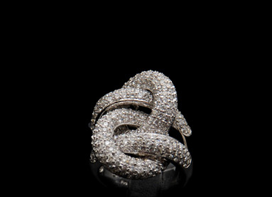 Intertwined rope with pave set of diamonds