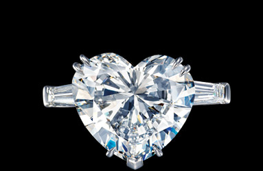 Heart shaped solitaire diamond